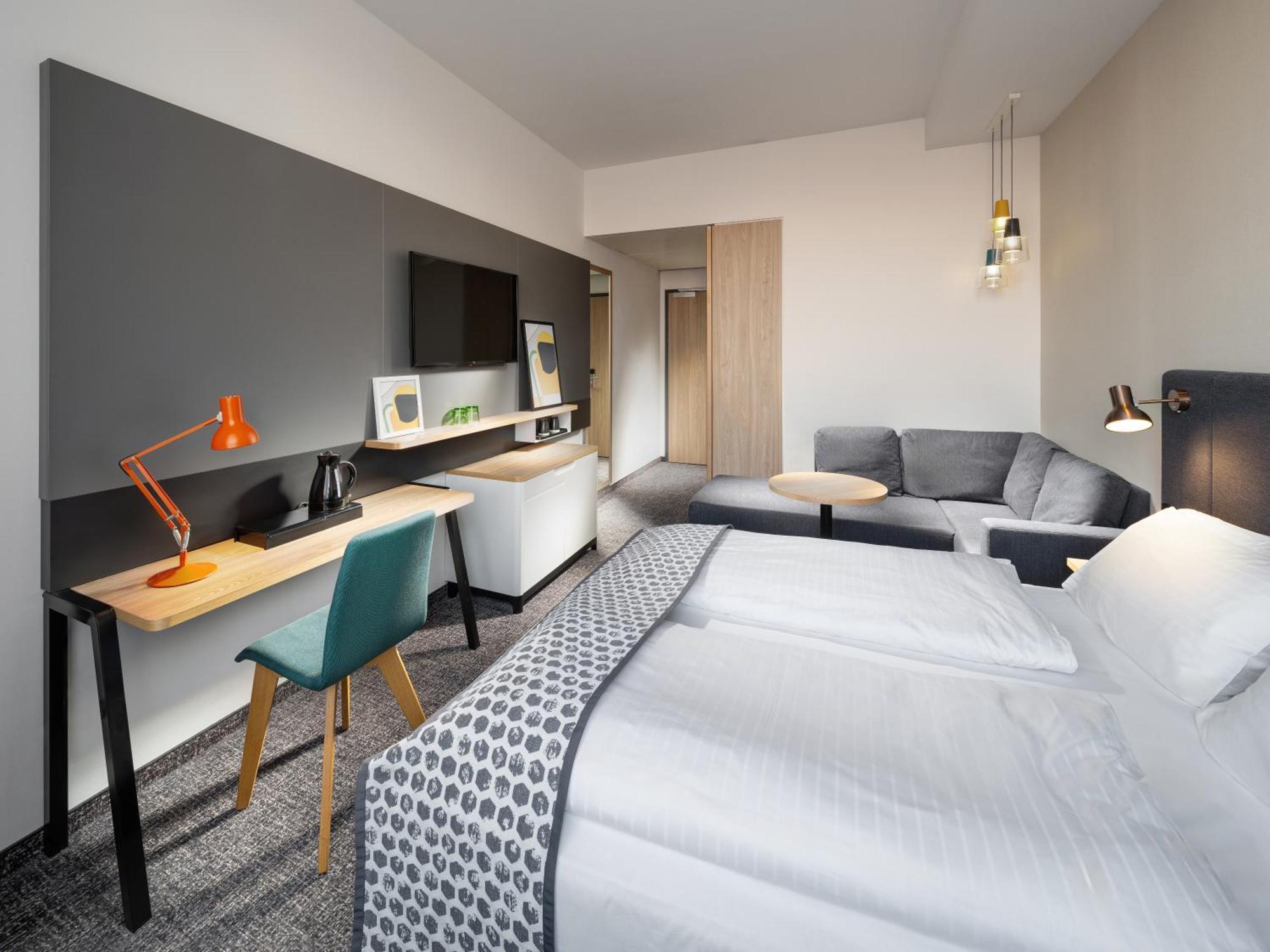 Clarion South Vienne