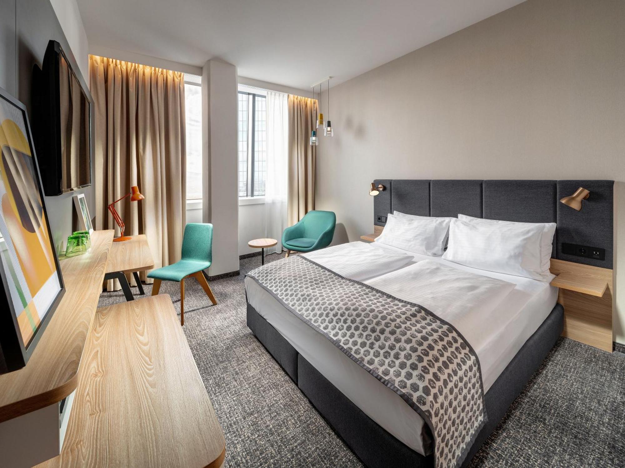 Clarion South Vienne